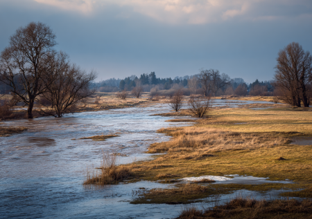 Приметы 16 апреля — Никита Водопол и Светлый четверг: берегитесь воды!