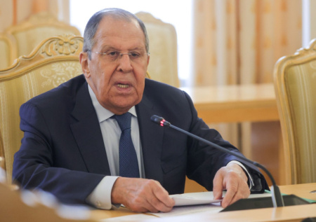 «Плечом к плечу, спина к спине»: Лавров высказался об отношениях РФ и Китая