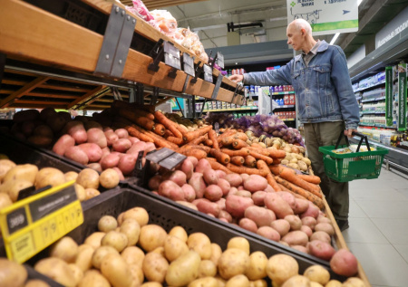 В России зафиксировали падение цен на социально значимые продукты