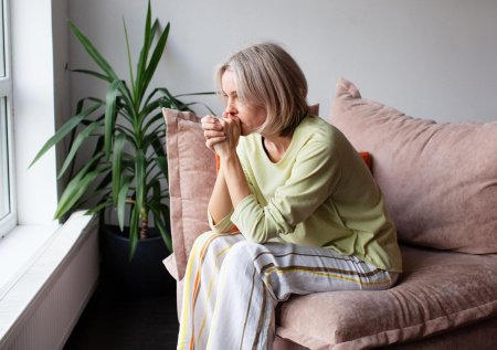 Психолог назвала причину продолжительного роста тревожности у россиян