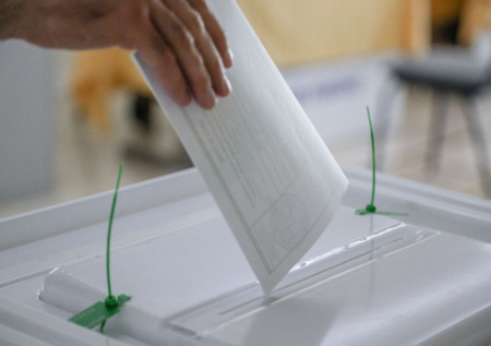 В российском регионе предложили провести референдум о смене часового пояса