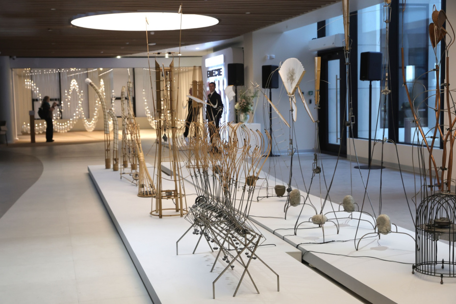 Во время открытия выставки современного искусства «Вместе».