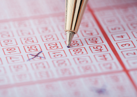 Москвич разбогател на 33 млн рублей, не угадав числа в лотерейном билете