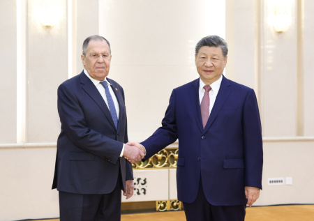 Си Цзиньпин попросил Лаврова передать привет Путину