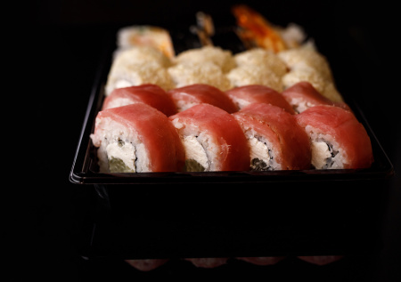 Эндокринолог предостерегла от употребления сырых суши и роллов