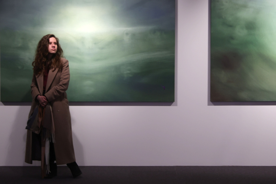 Во время открытия выставки современного искусства «Вместе».