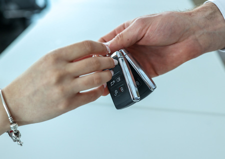 Россиянам разрешат продавать квартиры по биометрии