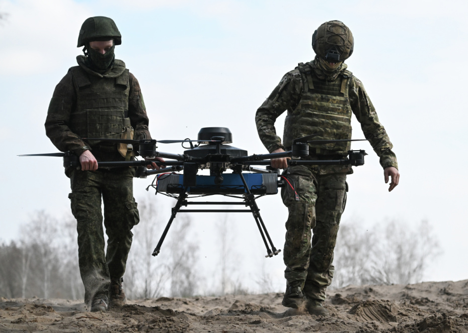 Военнослужащие ВС РФ с БПЛА в зоне СВО