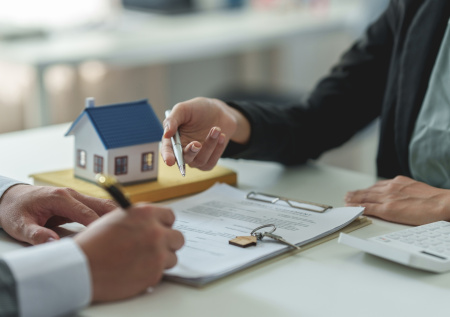 В Совфеде взялись за риелторов