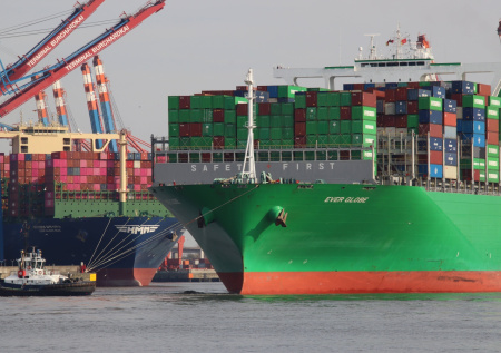 Захарова поставила точку в вопросе американской блокады портов Ирана