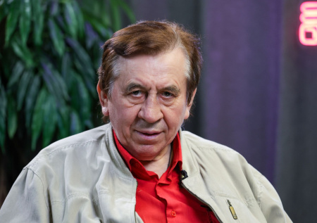 У актера из рекламы МММ резко ухудшилось зрение