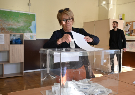 «Серьезный звонок»: политолог о страхе Евросоюза перед выборами в Болгарии