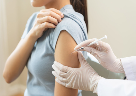 Стало известно, когда в России появятся вакцины от глиобластомы и меланомы