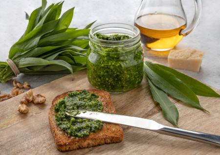Песто в магазине стоит бешеных денег! Готовлю сам за 20 минут идеальный соус из Италии