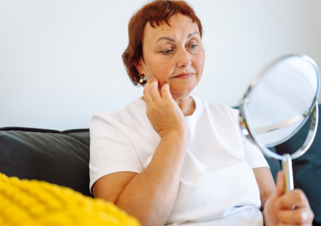 Врач ответила, можно ли самостоятельно заметить меланому на ранней стадии