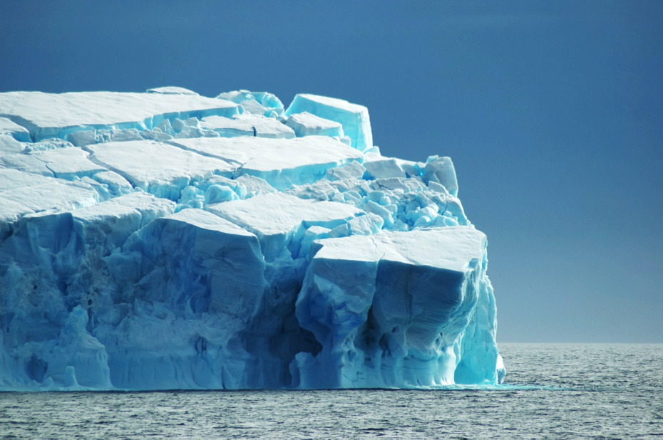 Почему Арктика теплее Антарктики и что такое вечная мерзлота