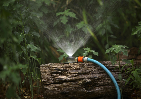 Система полива на участке своими руками: 3 простых варианта без хлопот