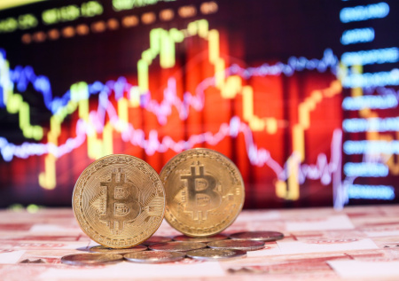 Создатели обменника придумали «кнопку воровства» и перевели себе миллиарды