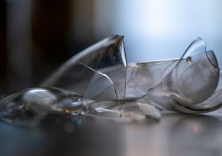 Сонник: разбитая посуда сулит неожиданные перемены