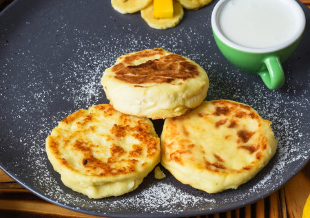 Банан в деле: 3 десерта за 15 минут — вафли, ПП-мусс с какао, оладьи