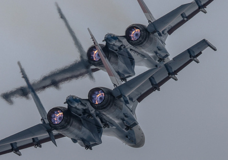 ОАК передала ВКС России новую партию истребителей Су-35С