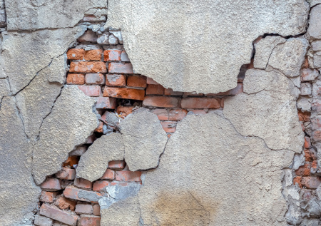 Жилой дом начал «расходиться» пополам в Нижегородской области