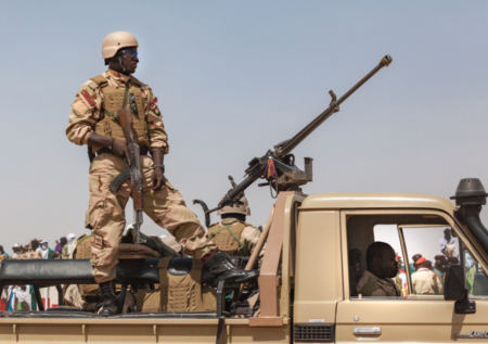 В Нигерии террористы увезли в неизвестном направлении 18 учащихся