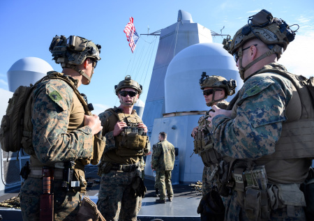 Голод и смерть грозят американским морякам: что не так с военным флотом США