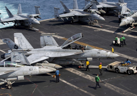 Американские авианосцы близ Ирана остались без еды