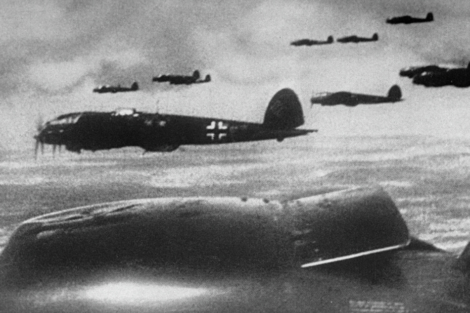 Великая Отечественная война. 1941–1945 гг. Фашистские самолеты летят бомбить советские города