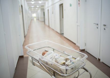 Дроны над 17 регионами, удар по роддому: как ВСУ атакуют Россию 18 апреля