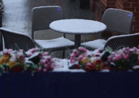 Москвичам пообещали мокрый снег и гололедицу в конце апреля