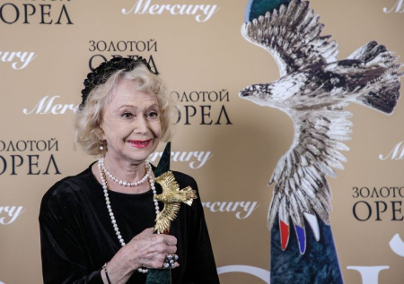 Здоровье, смерть мужа и брата, критика Пугачевой: как живет Немоляева