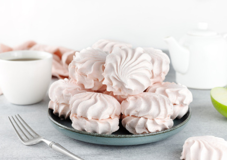 Никакой возни с запеканием яблок: зефир из готового пюре — воздушный, яблочный и без химии