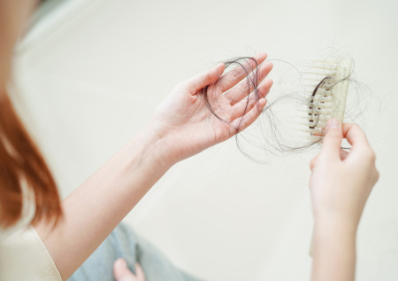 Российская школьница лишилась волос после отдыха в Египте