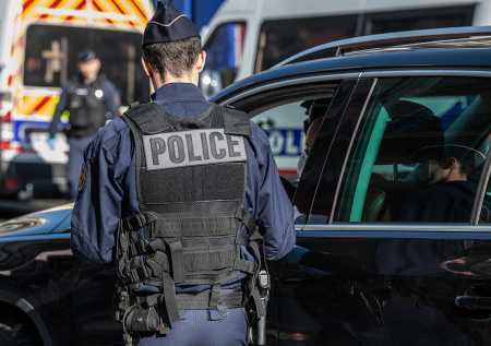 Во Франции неизвестные открыли огонь по казарме жандармерии