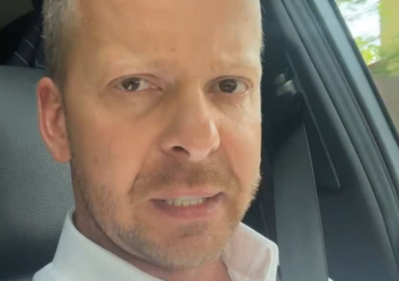 Защищавшего русский язык рижского депутата Росликова могут лишить мандата