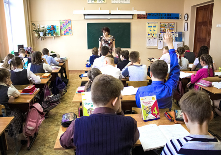 В Минпросвещения ответили на вопрос о введении пятой четверти