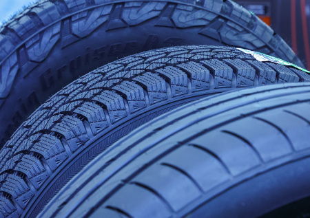 Токсичное озеро в российском регионе «распилят» и превратят в шины