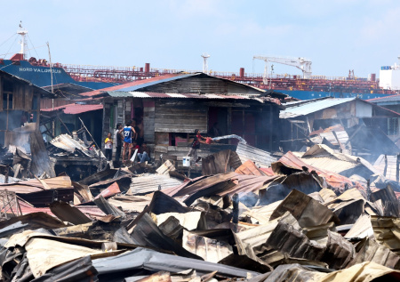 Мощный пожар оставил без крова более 9 тыс. человек в Малайзии