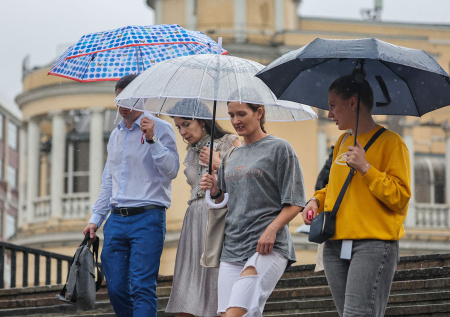 Нудный дождь и жарища до +36? Погода в Москве в начале августа: чего ждать