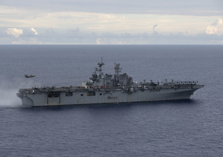 Американский флот напал на торговое судно Ирана