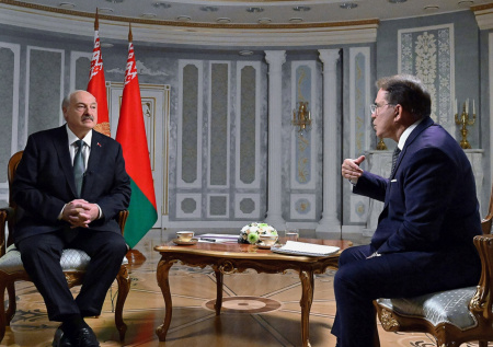 «Прощупывает и проецирует»: Лукашенко подал Трампу сигнал о России