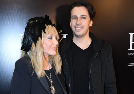 План Пугачевой потерпел провал: контракт с Галкиным окончен, последствия