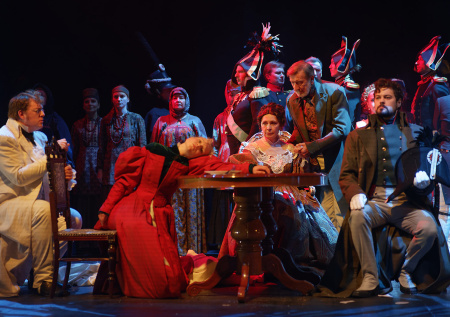 Масштабную постановку «Война и мир» представят в театре «Модерн»