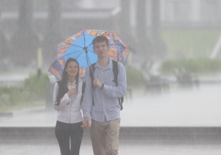 Дикие дожди и холод до +10? Погода в Москве в середине августа: чего ждать