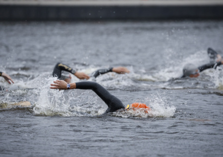 Бразильская триатлонистка утонула во время соревнования в США