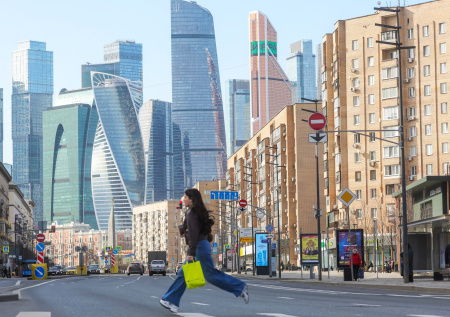 Ласковое солнце и тепло до +25? Погода в Москве в конце недели: чего ждать