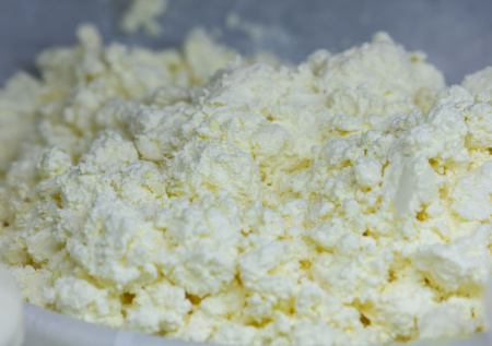 Опасное вещество обнаружили в твороге известного белорусского производителя