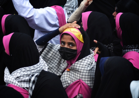 Иран перекрасил военную технику в розовый цвет